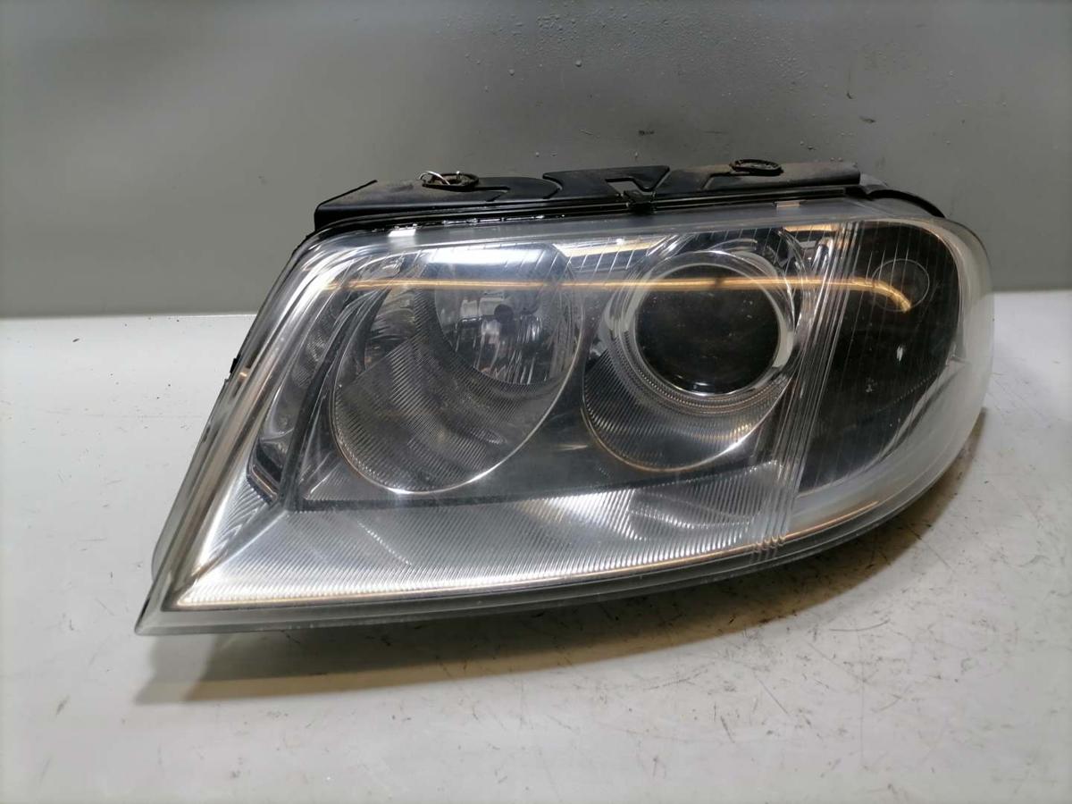 VW Passat 3BG original Scheinwerfer vorn links Halogen Bj.2003